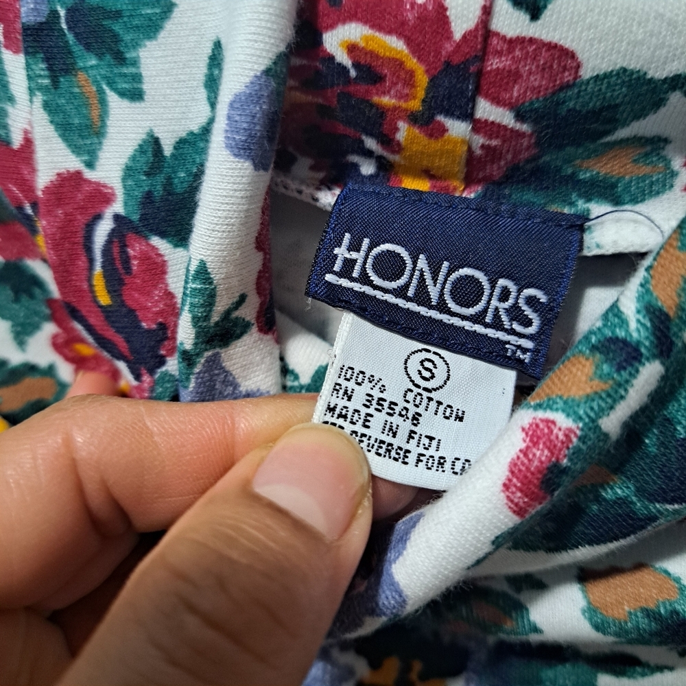 Vintage Honors Floral Turtleneck Top - Picture 5 of 6
